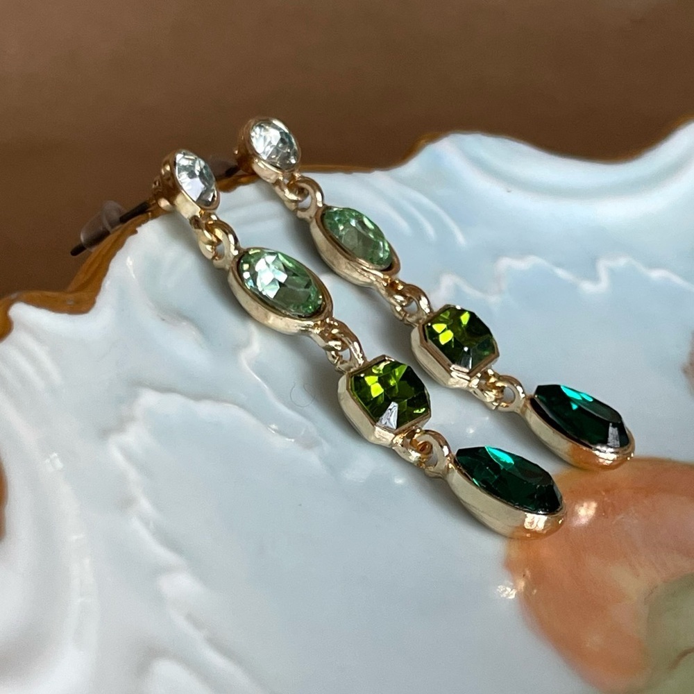 ✨Anthropologie Loughlyn Earrings - Picture 3 of 7
